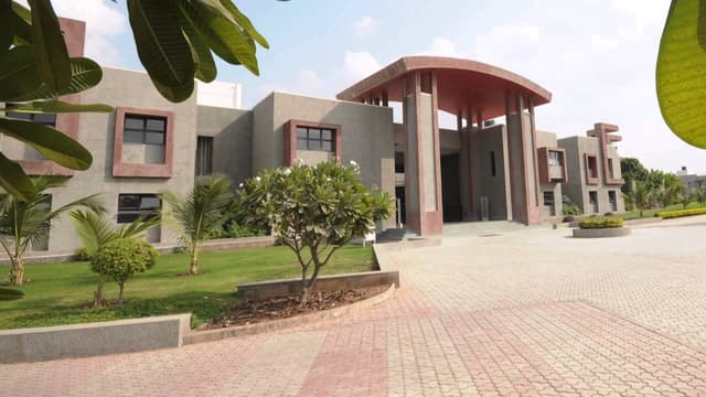 RK University banner