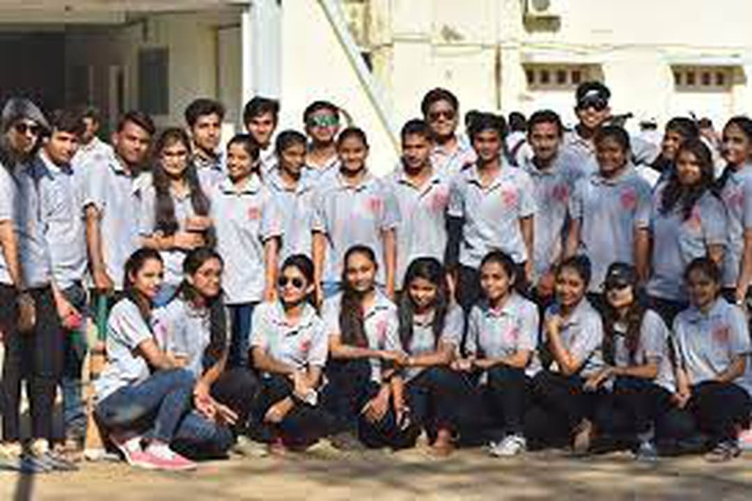 Akar College