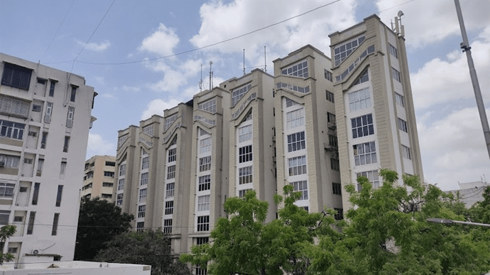 College Details: 6